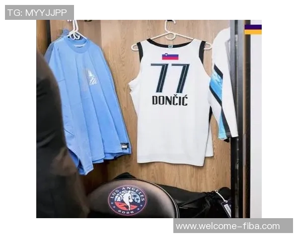 全明星球衣发布美国队红蓝两款世界队白色背面印国旗彰显团结精神